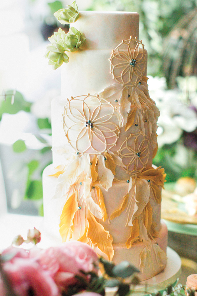 Daisy wedding cake