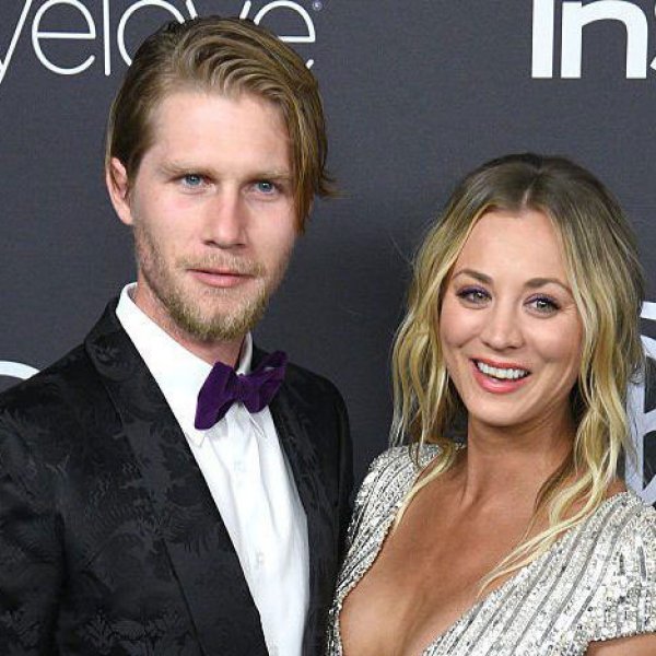  Kaley Cuoco Engaged